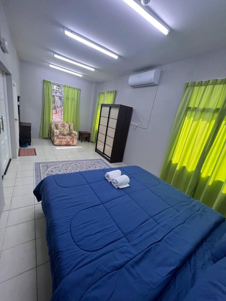 Putra Sentosa Retreat Camp, Sematan Hotel Bilik gambar