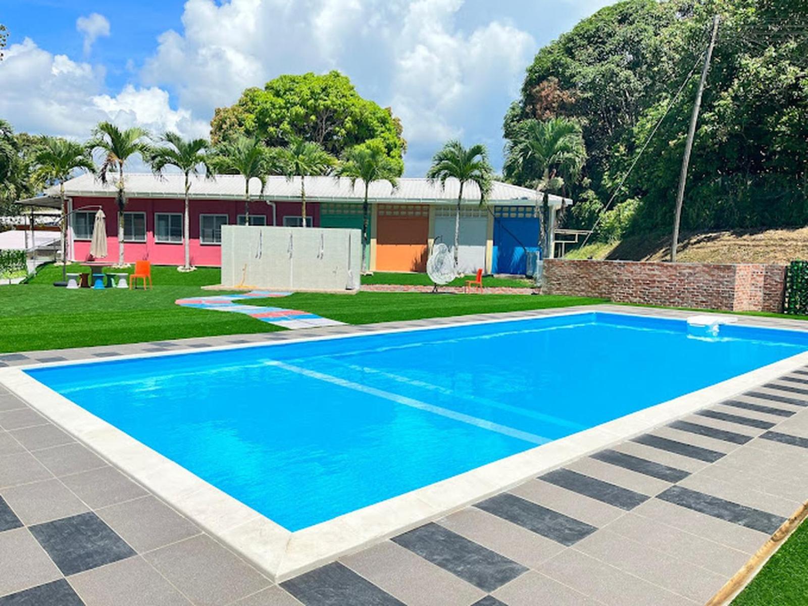Putra Sentosa Retreat Camp, Sematan Hotel Bilik gambar