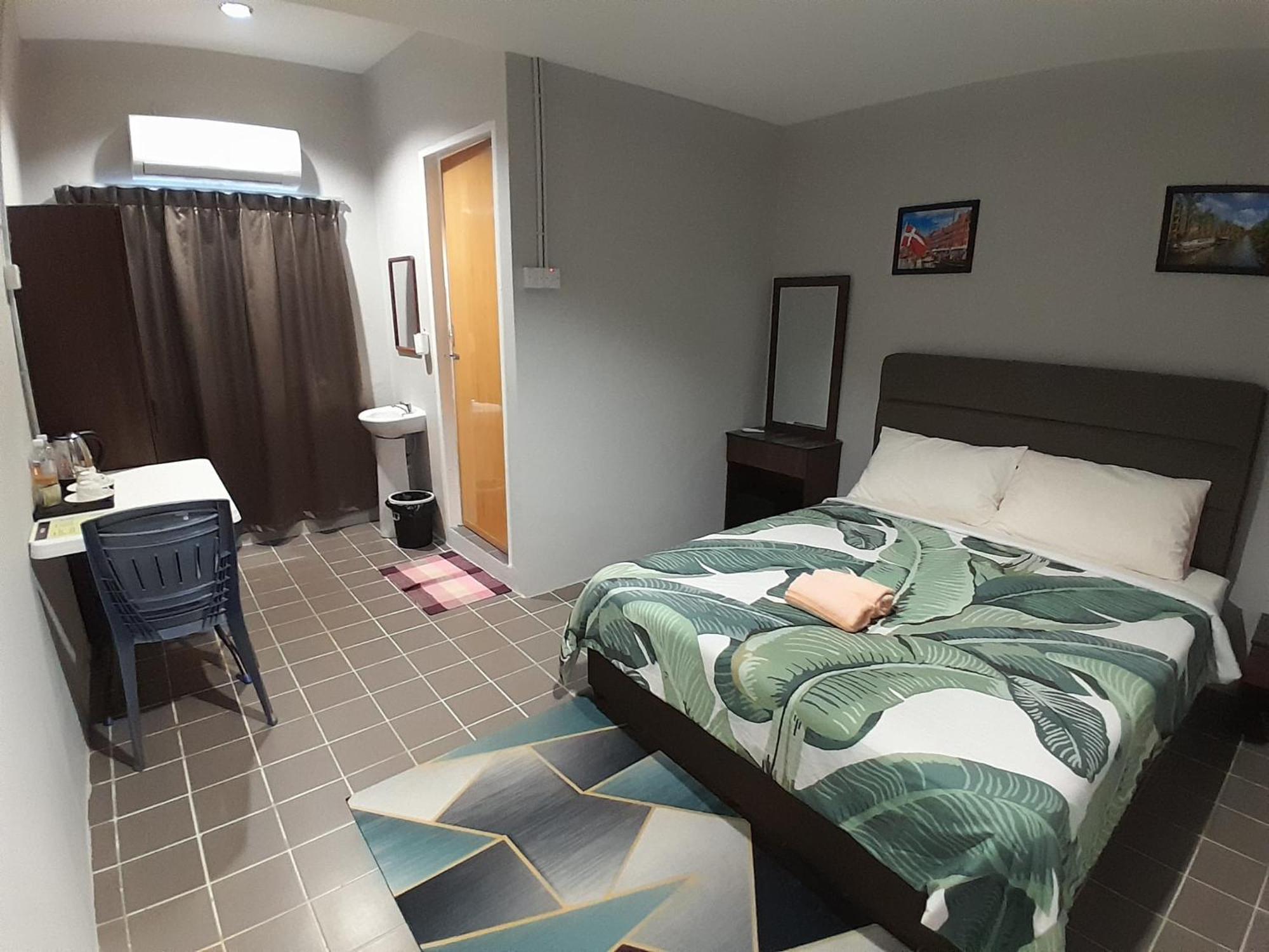 Putra Sentosa Retreat Camp, Sematan Hotel Bilik gambar